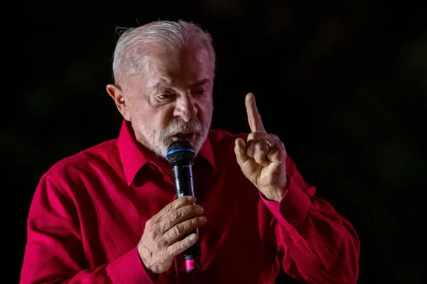 Lula ajusta tom contra Flávio e amplia "bondades" na reta final do 1º turno