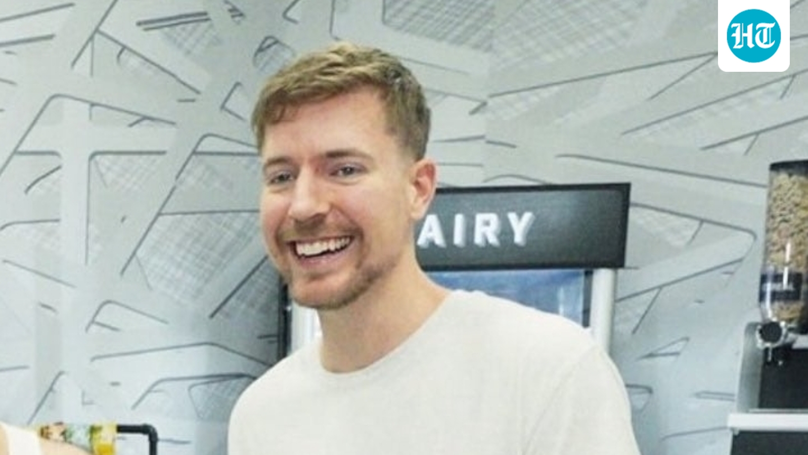 Sobre o que é o novo vídeo do MrBeast? Youtuber constrói vila de US$ 10 milhões no Gana para combater o trabalho infantil