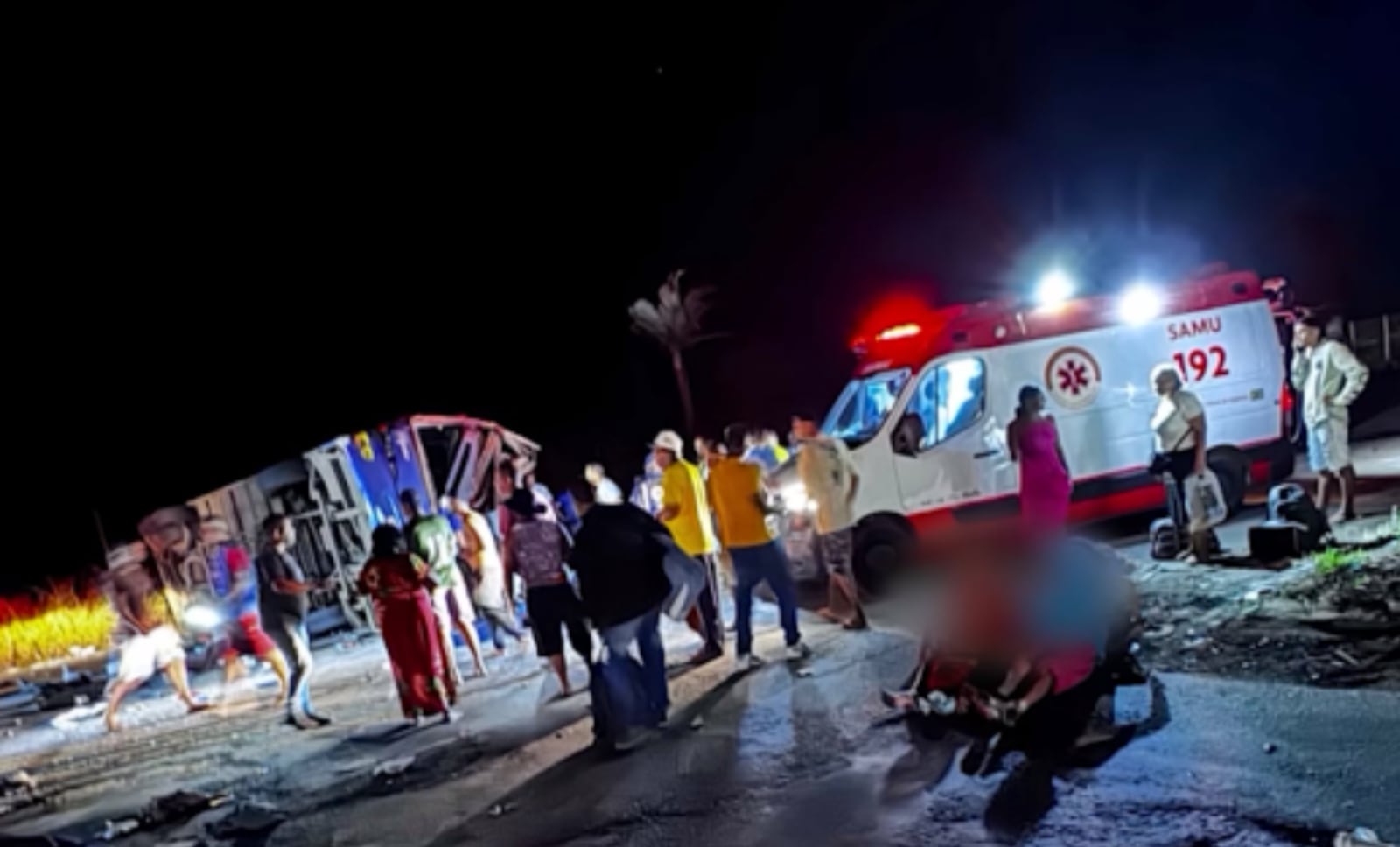 A colisão com uma carreta ocorreu na noite dessa terça-feira (15), no km 25 da rodovia RECORD MINAS / Reprodução