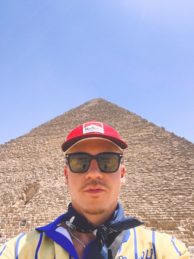Macklemore doa 1 milhão de dólares à Palestina após deixar turnê de Ed Sheeran e desafia empresário