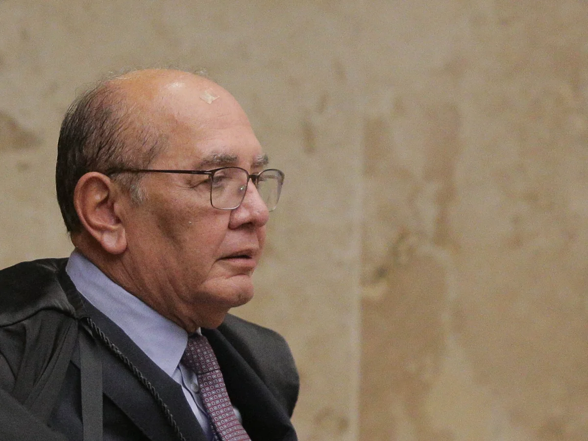 Após embate com ministros, Gilmar Mendes defende evitar politização do TSE