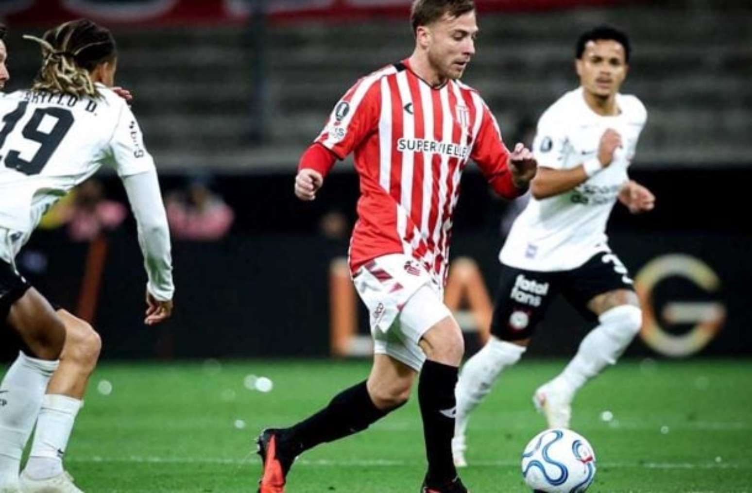Corinthians foi eliminado pelo Estudiantes na Libertadores &ndash;