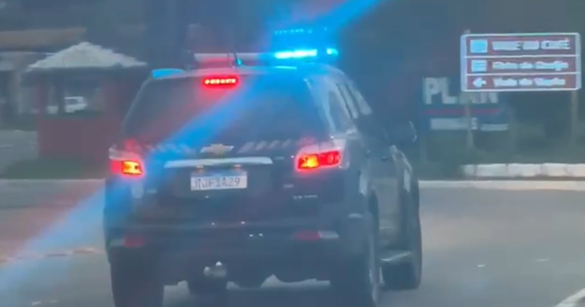 PF apreende computador e celular usado por perfil em rede social para apologia ao nazismo no RJ