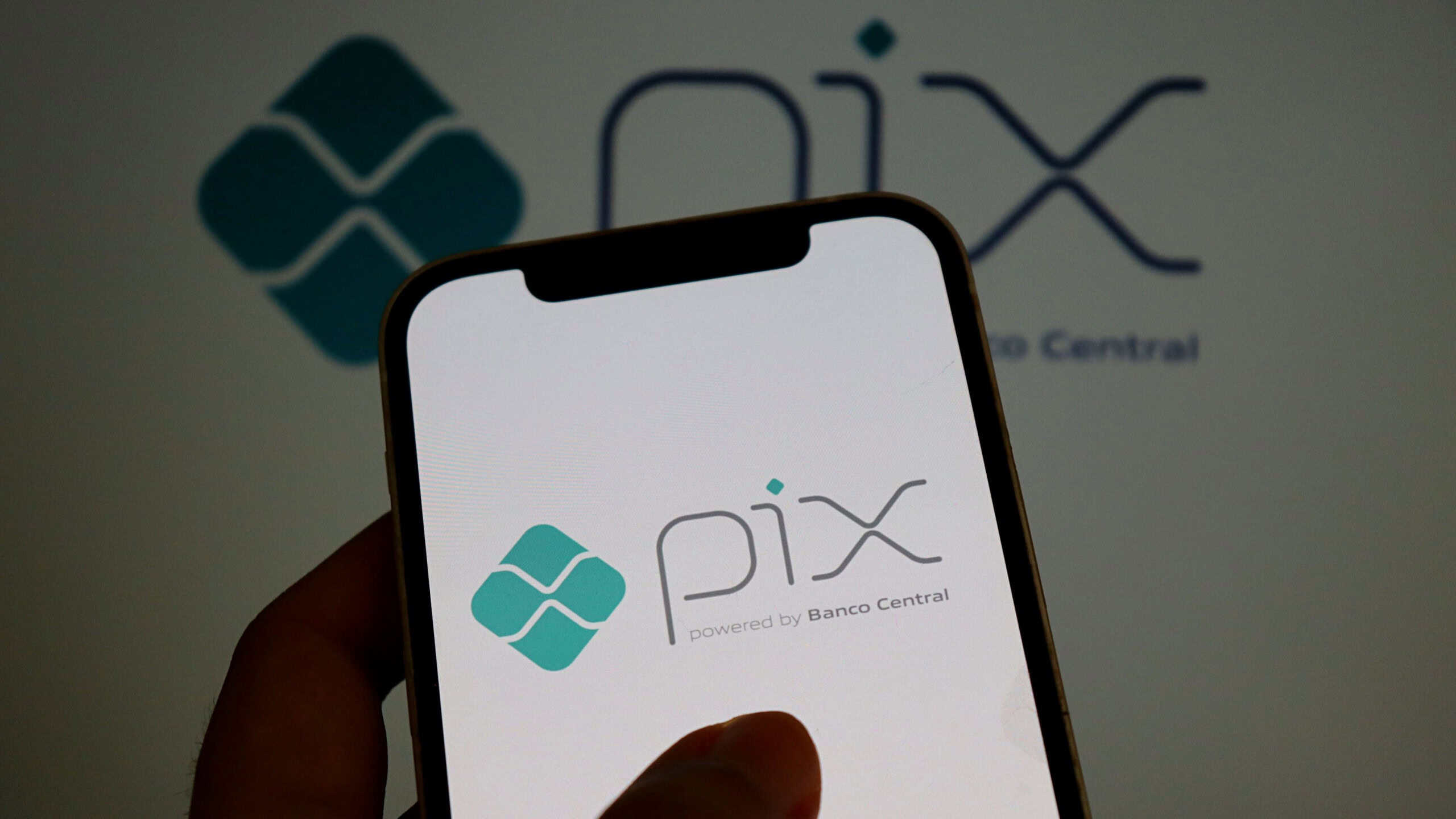 Pix Automático poderá ser usado em contas-salário e novas regras contra fraudes começam a entrar em vigor