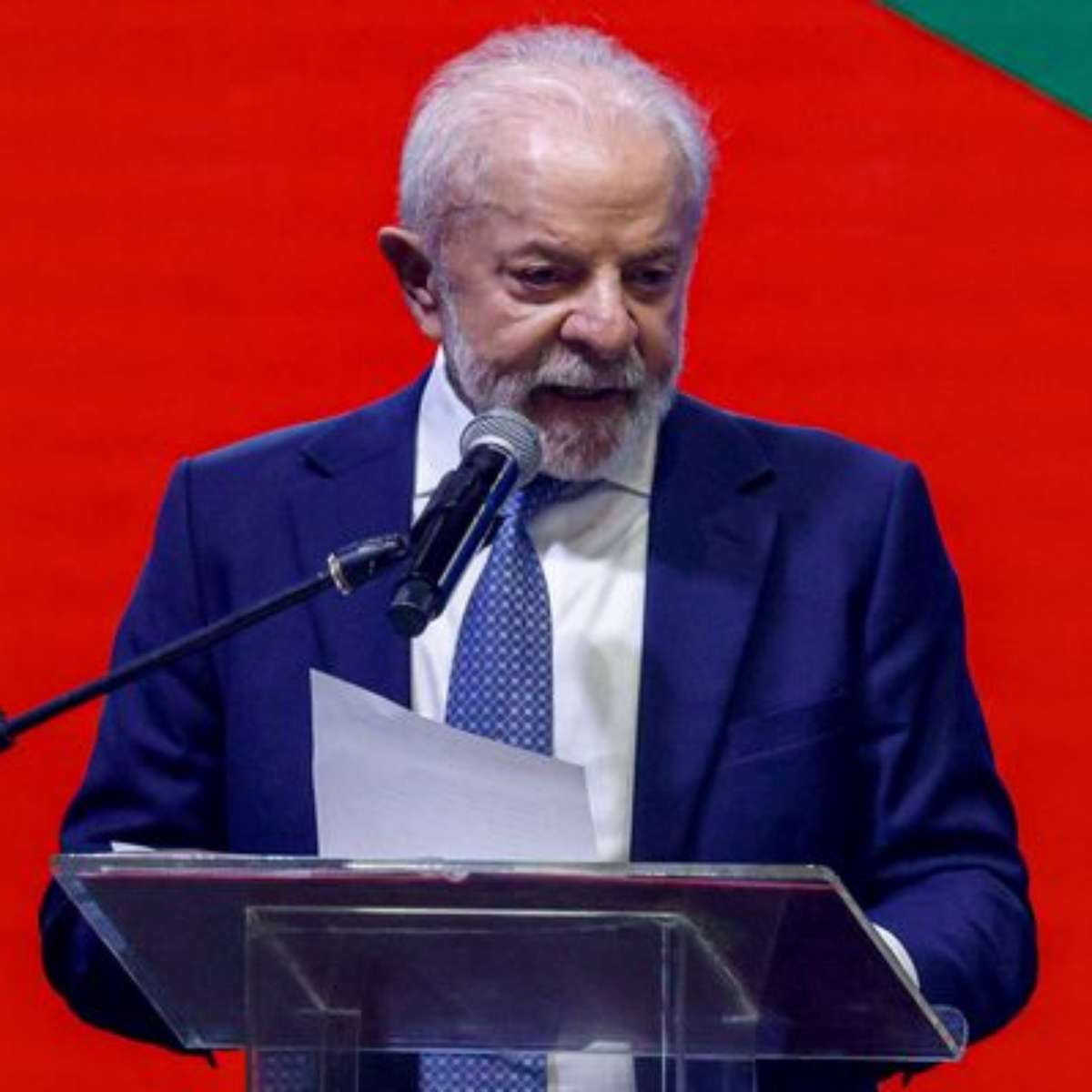 Aumento do Bolsa Família e discurso contra bets é 'tentativa de Lula de manter eleitorado cativo', dizem especialistas