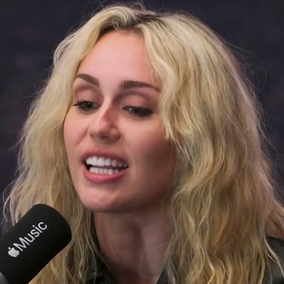 Miley Cyrus decide não fazer shows fora dos EUA e fãs se sentem esnobados
