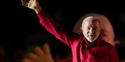 Pesquisas indicam que Lula viu Fl&aacute;vio Bolsonaro recuperar terreno na disputa pelo Planalto nas &uacute;ltimas semanas Foto: Reuters / BBC News Brasil