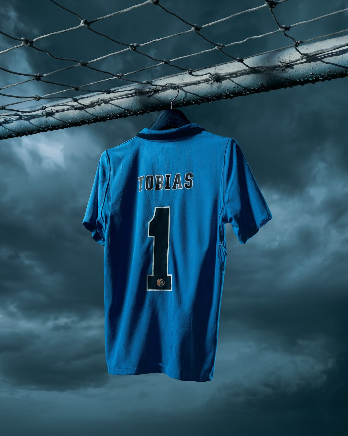 Corinthians lança terceiro uniforme azul em homenagem ao ex-goleiro Tobias e à Invasão de 1976