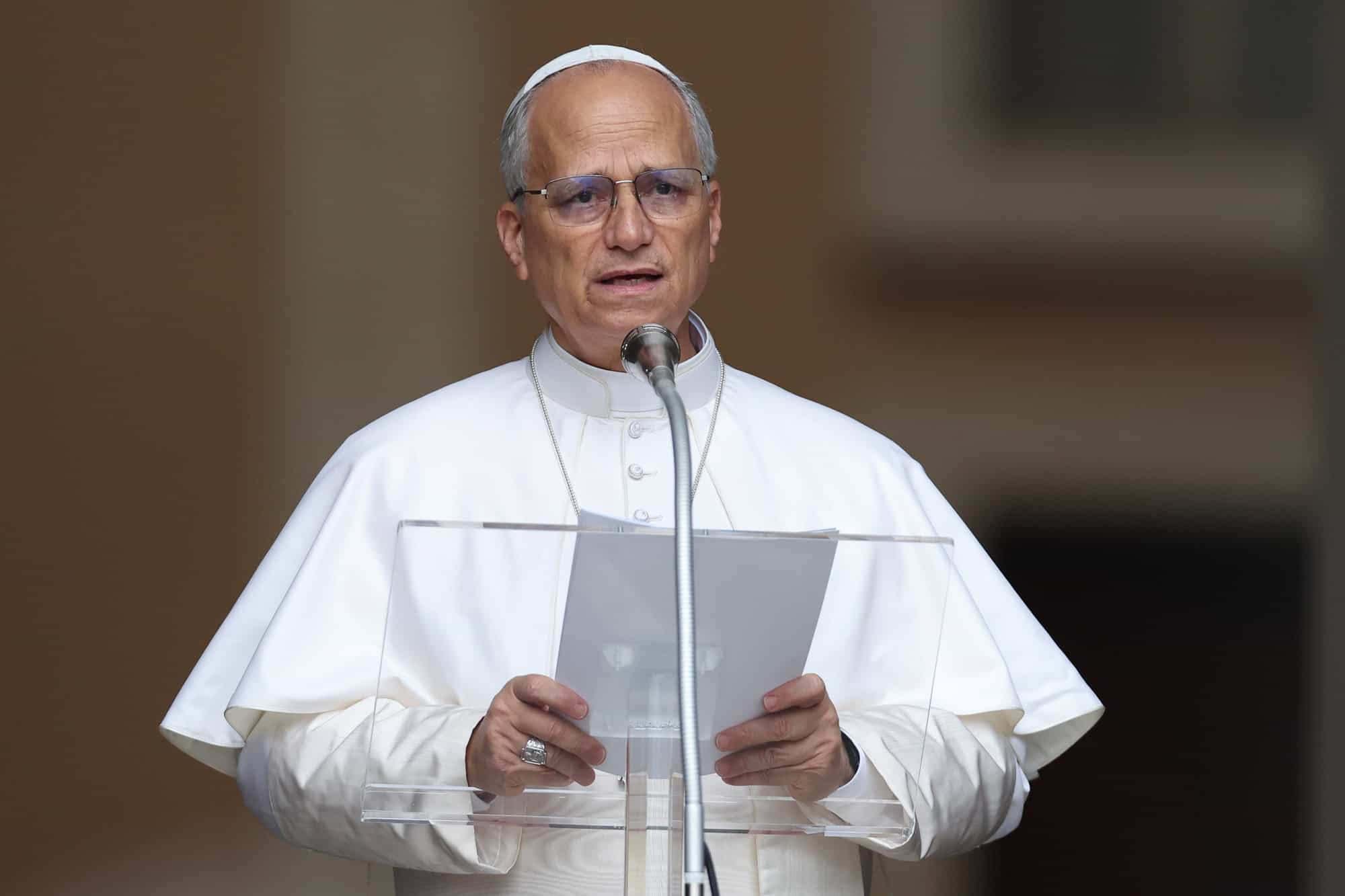 Papa Leão XIV critica uso da IA para decisões humanas em meio a debate sobre segurança da tecnologia