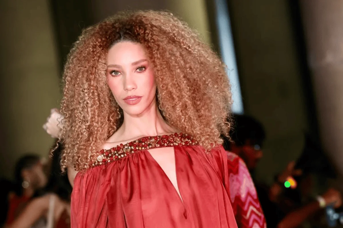 foto com cor. mikaela gomes no metrópoles catwalk - metrópoles