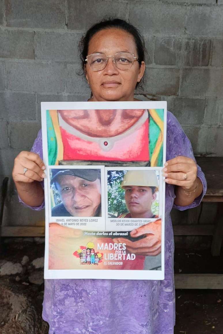 'Não tenho notícias dele há quase cinco anos': as mães que procuram seus filhos no sistema prisional do regime de exceção de Bukele em El Salvador