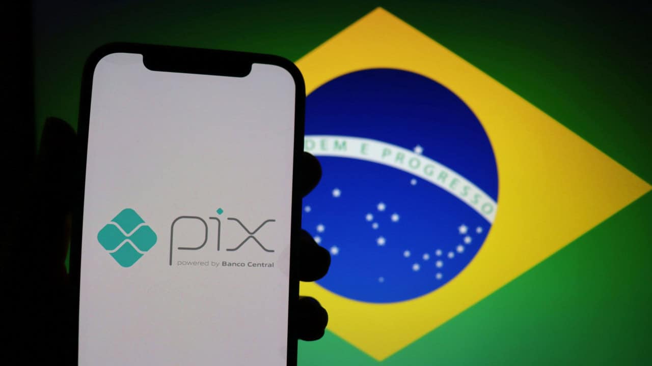 Pix Automático poderá ser usado em contas-salário e novas regras contra fraudes começam a entrar em vigor