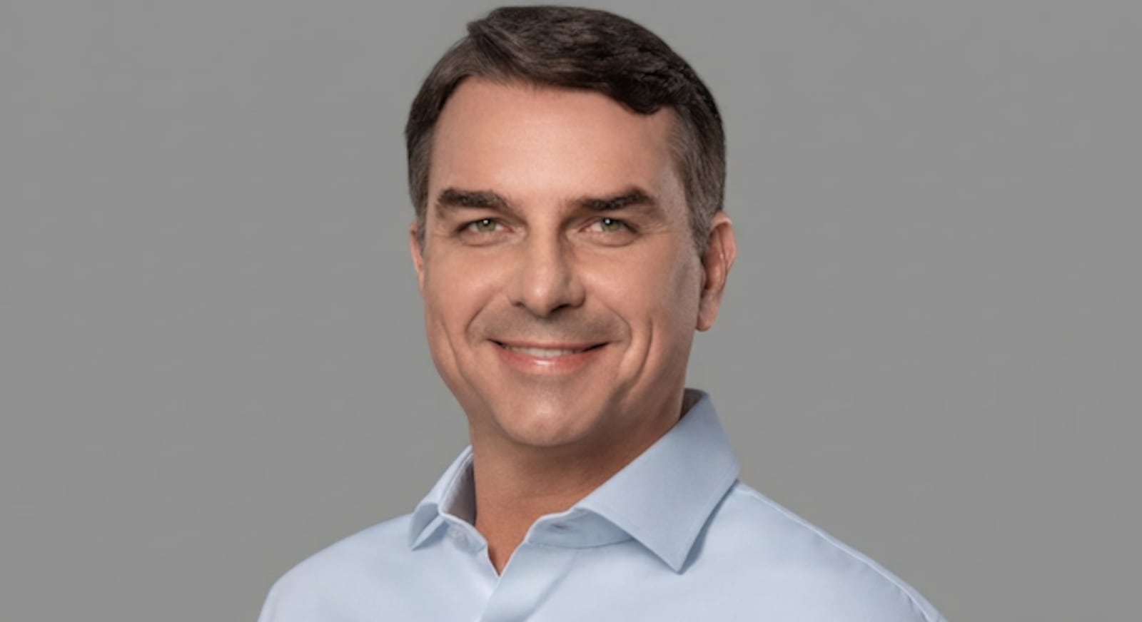 Flávio Bolsonaro (PL) é entrevistado nesta sexta-feira (18) Divulgação/flaviobolsonaro.com.br