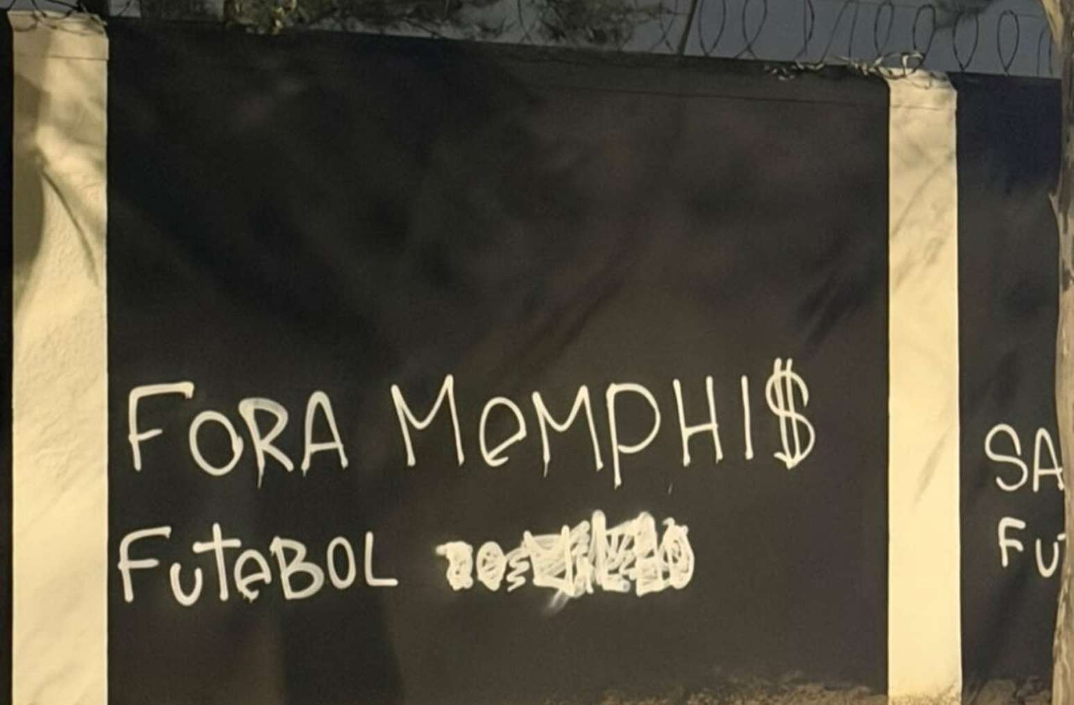 Memphis Depay virou alvo da torcida ap&oacute;s perder p&ecirc;nalti nos acr&eacute;scimos &ndash;