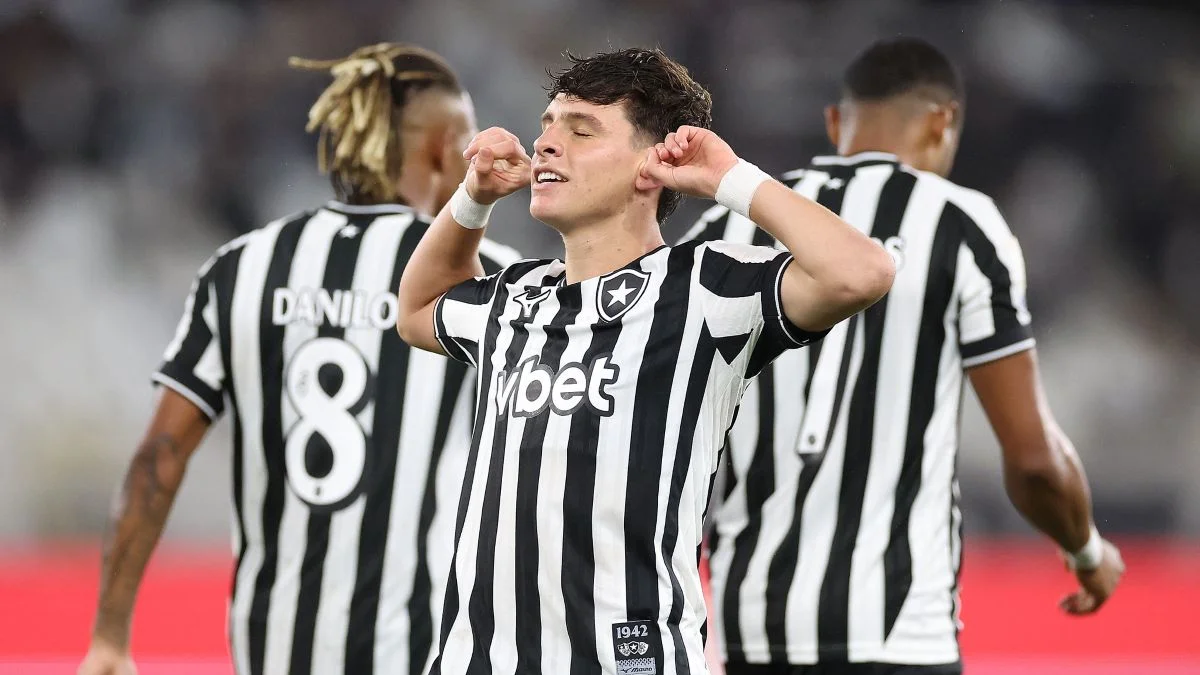 Brasileirão: com show de Montoro e Danilo, Botafogo vence Grêmio por 3 x 2