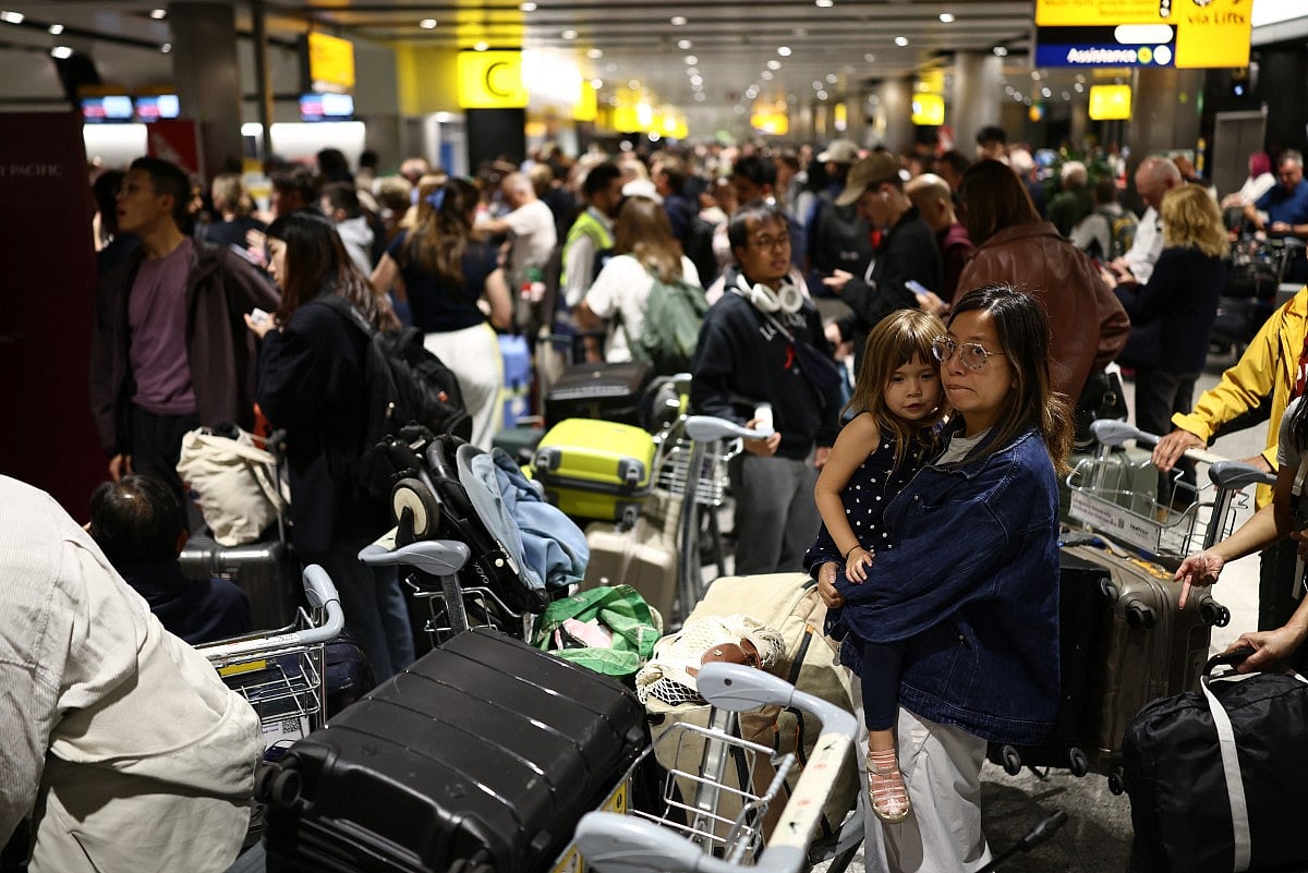 Um erro de software de um milissegundo resultou em mais de 2.000 voos cancelados no Reino Unido