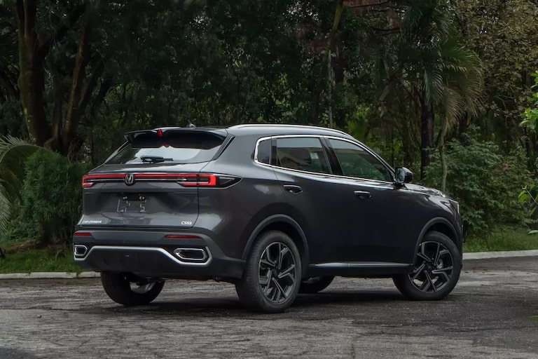 Por R$ 145 mil, você vai de Jeep Avenger ou Changan CS55? Veja comparação