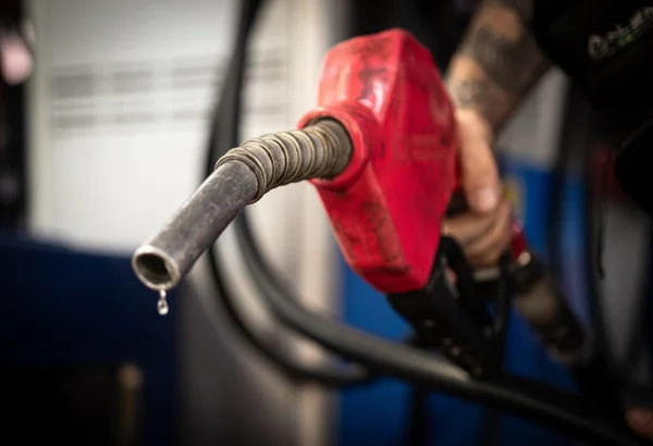 Diesel chega a R$ 7,13 e atinge maior preço no Brasil desde maio, diz ANP