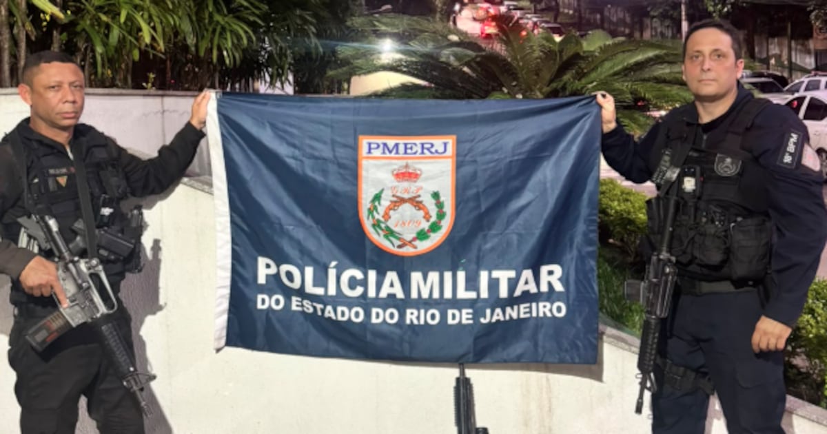 PM apreende fuzil após perseguição contra milicianos envolvidos em confronto com traficantes no Rio