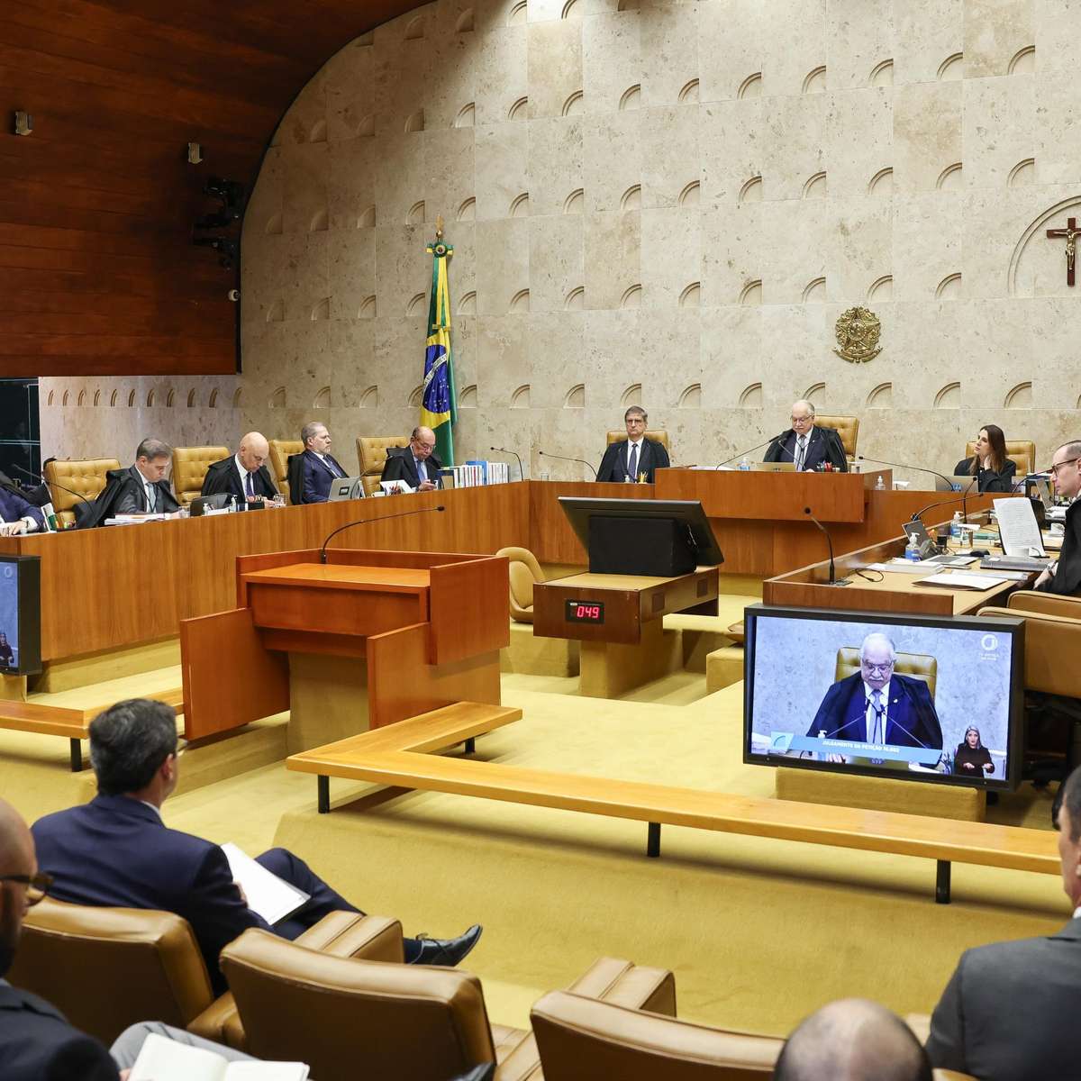 Quanto recebe um ministro do STF? Remuneração de magistrado interfere no salário do presidente da República