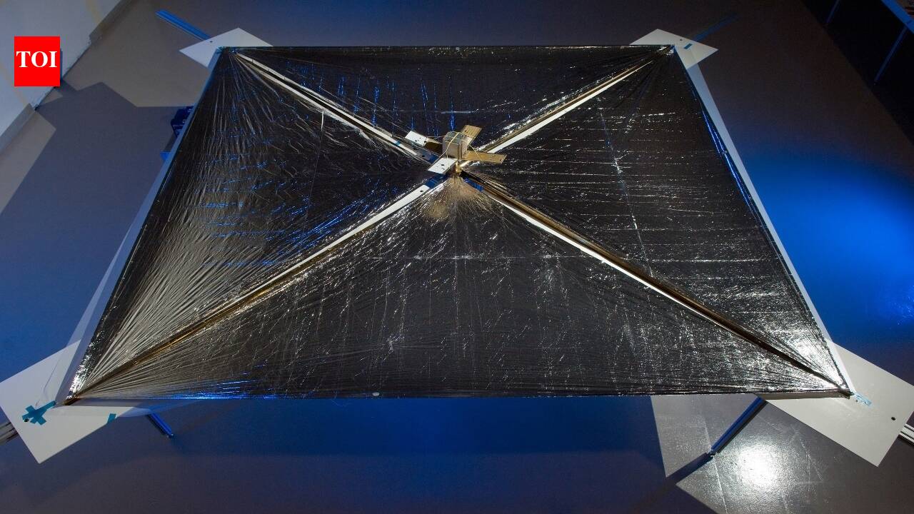 Em 2011, a NASA enviou uma vela solar de 100 pés quadrados para órbita; a fina folha refletiva voou sem combustível.