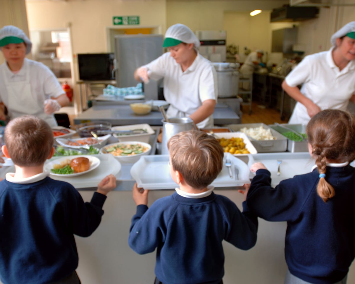 Após 20 anos de minha campanha de refeições escolares, sou um homem feliz. Por fim, vamos alimentar as crianças adequadamente.