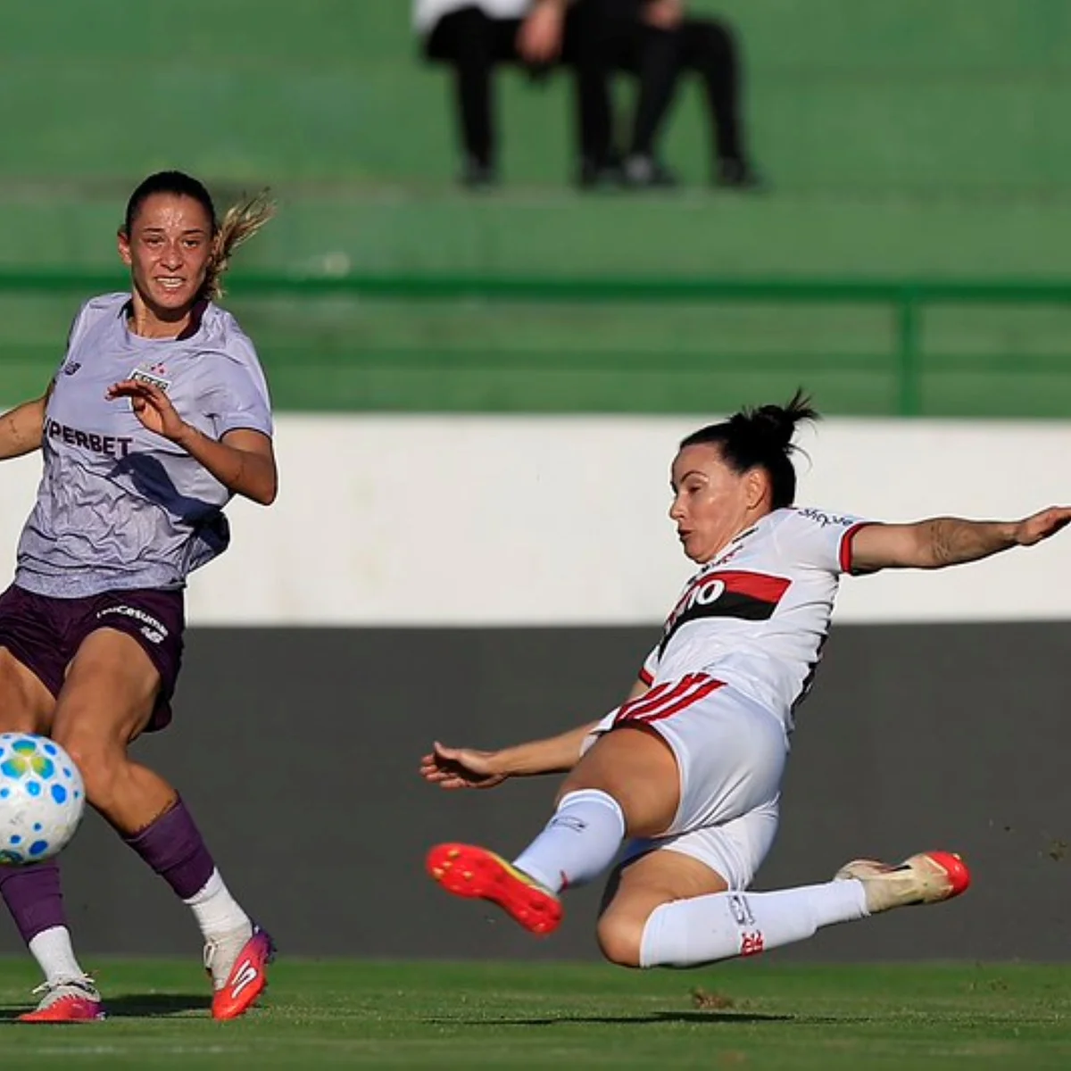 São Paulo vence Flamengo e vai à final do Brasileirão Feminino