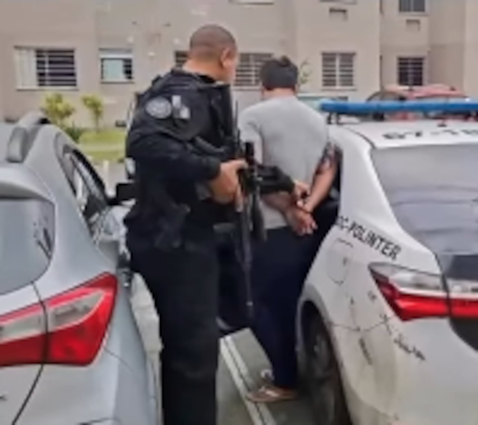 Agentes da DC-Polinter localizaram o condenado e cumpriram mandado de prisão Reprodução/Polícia Civil