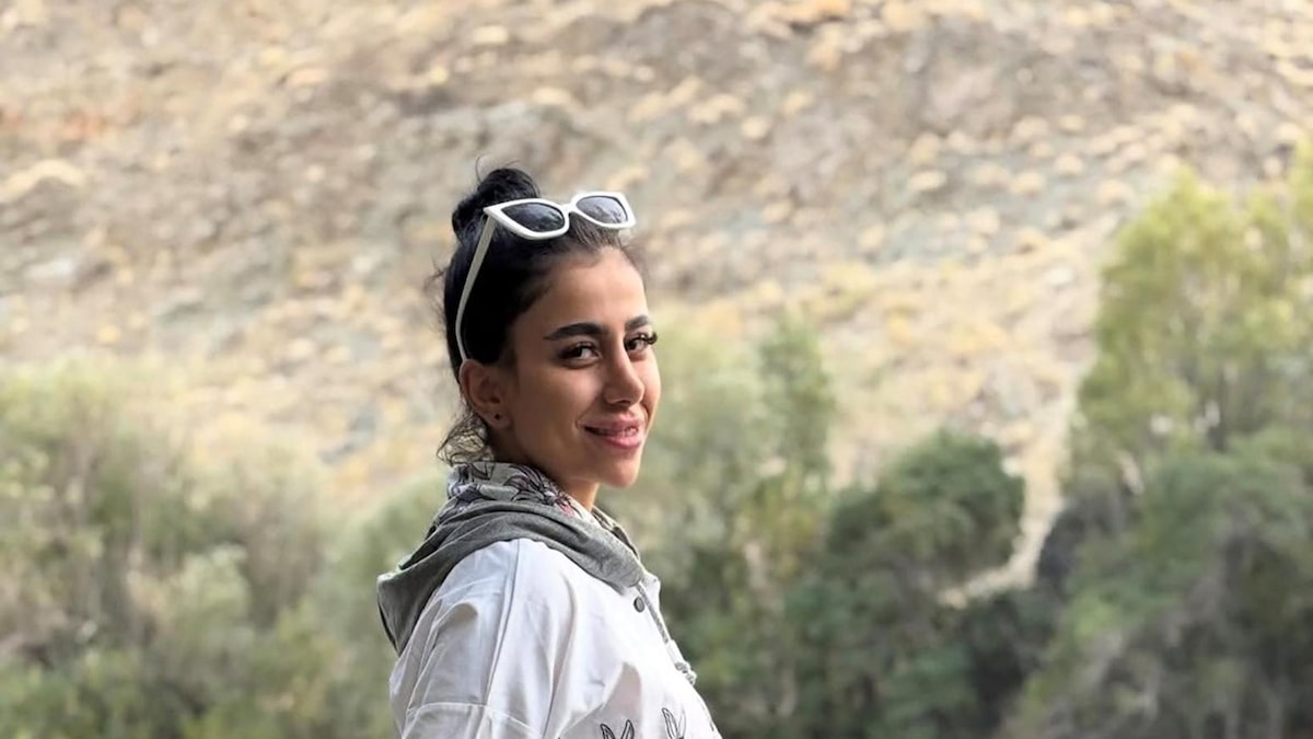 Condenada à morte aos 21 anos por participar de protestos, iraniana aguarda execução