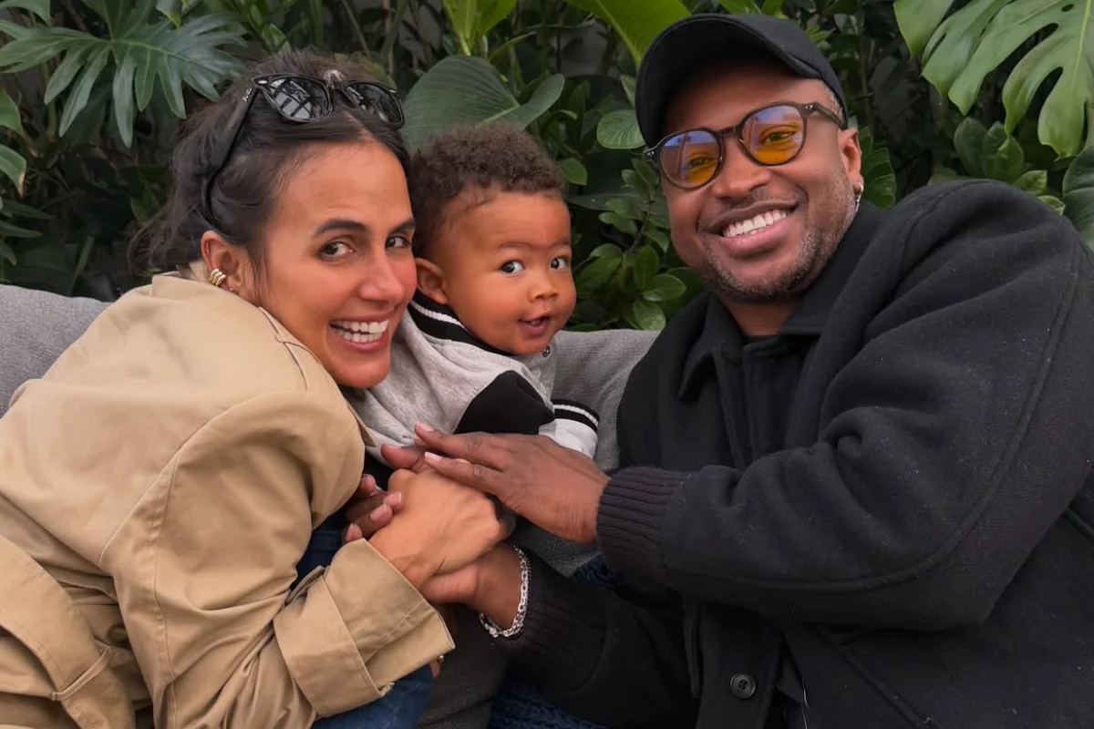 Thiaguinho abre álbum de fotos para celebrar 1 ano do filho