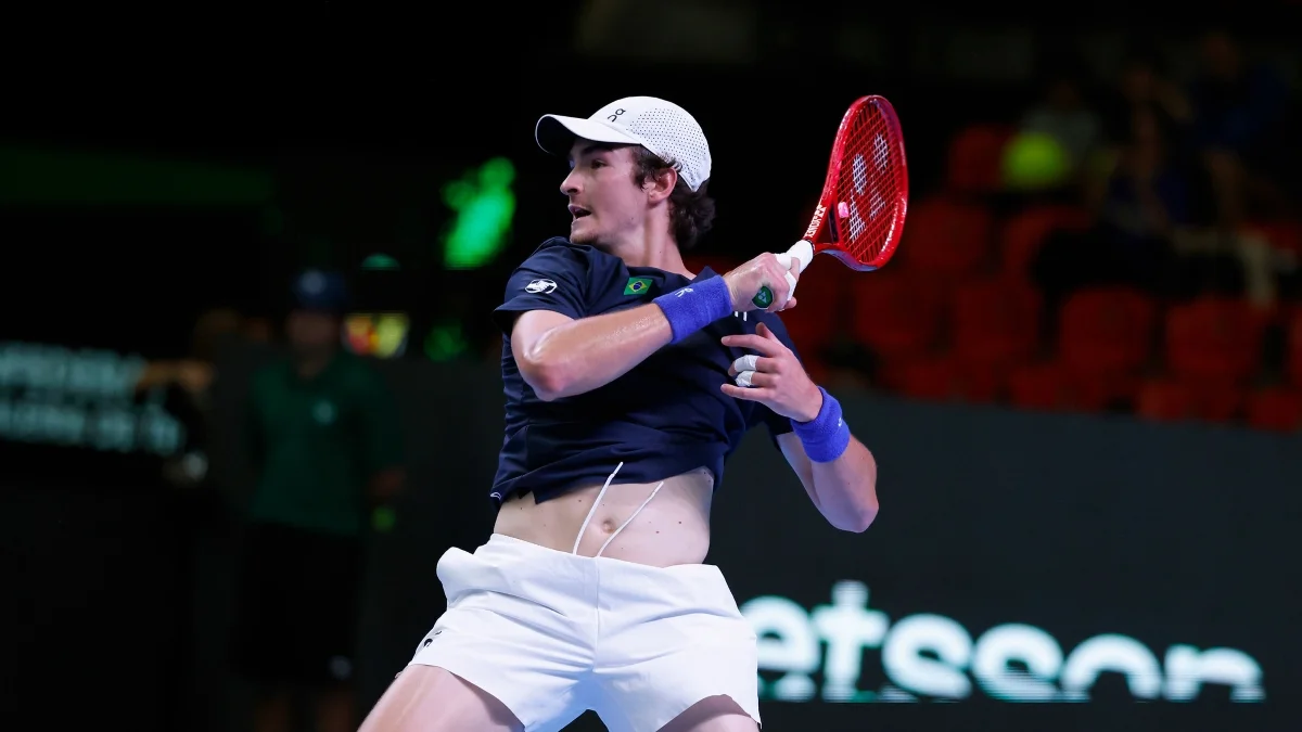 Copa Davis: João Fonseca vira contra Stricker e vence a primeira partida