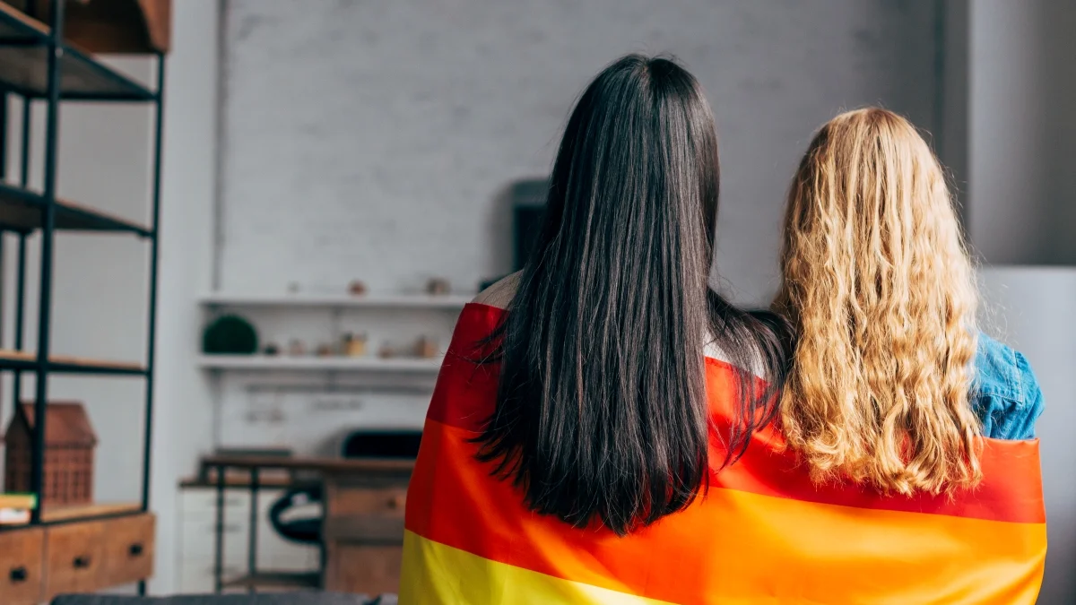 Mulheres lésbicas também podem ter ISTs e risco ainda é subestimado