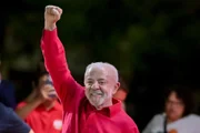 Lula ajusta tom contra Flávio e amplia "bondades" na reta final do 1º turno
