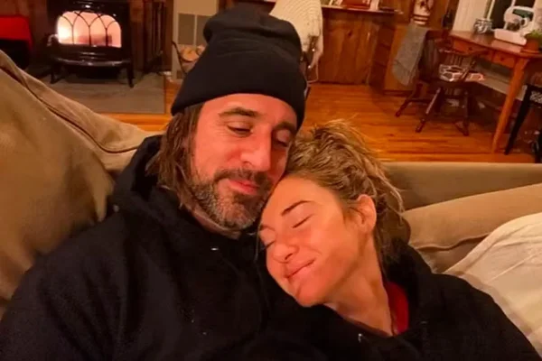 Ex diz que noivado terminou porque Shailene Woodley queria sexo com outro