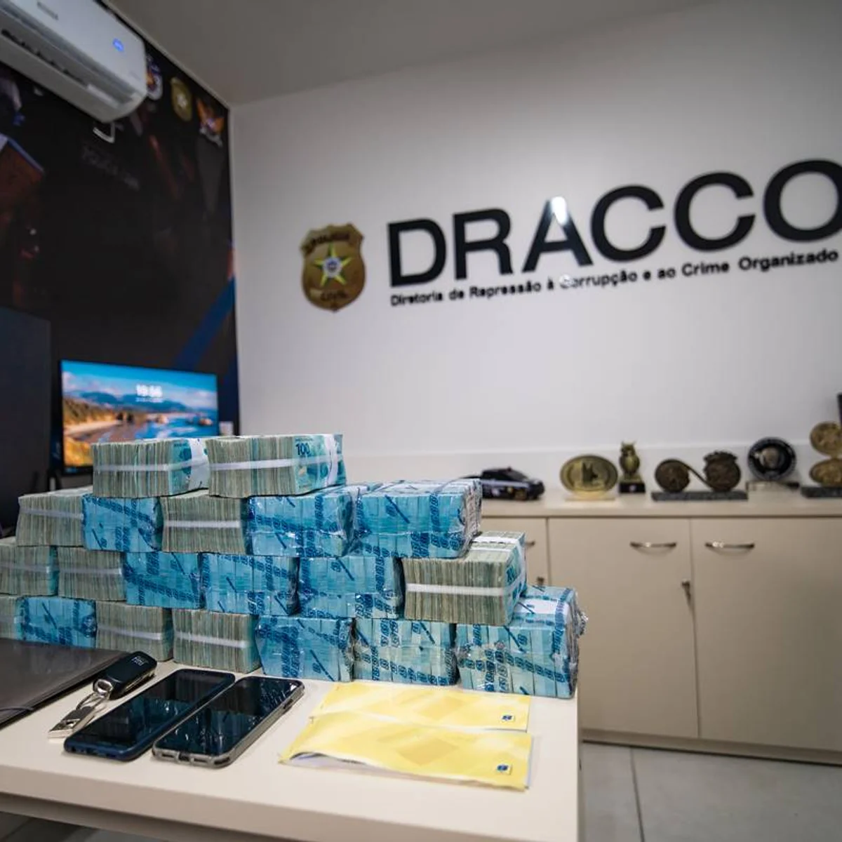 Funcionários de empresa contratada por Maceió são detidos com R$ 2 milhões