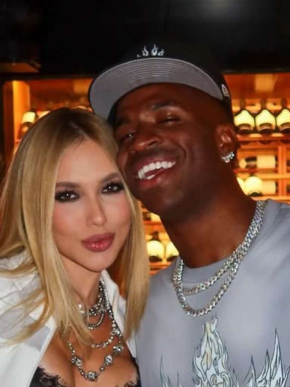 Virginia defende direito de ser mãe, religiosa e falar da intimidade com Vini: 'Uma coisa não anula a outra'
