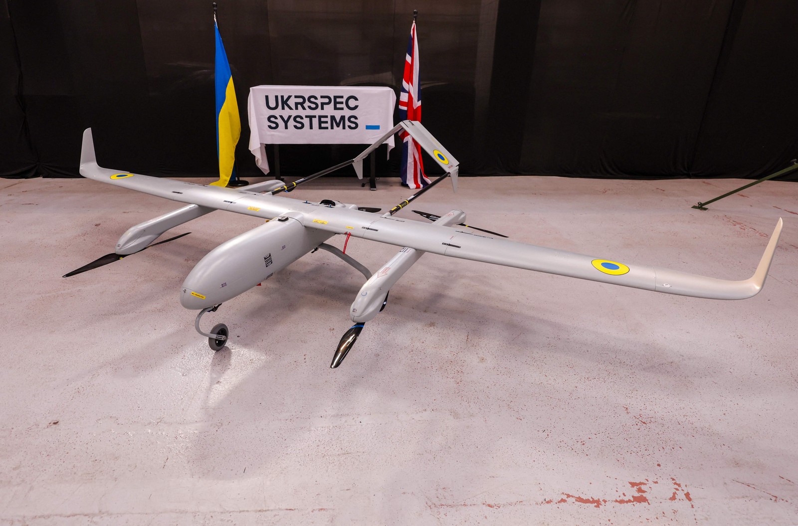 Especializada em drones de reconhecimento, a Ukrspecsystems escolheu Mildenhall, no condado de Suffolk, no leste da Inglaterra, perto de uma base militar britânica — Foto: Chris Radburn/AFP