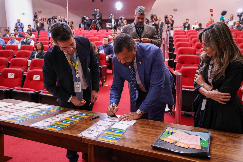 Cerimônia de assinatura e lacração dos sistemas eletrônicos de votação em 2026 — Foto: Luiz Roberto/TSE