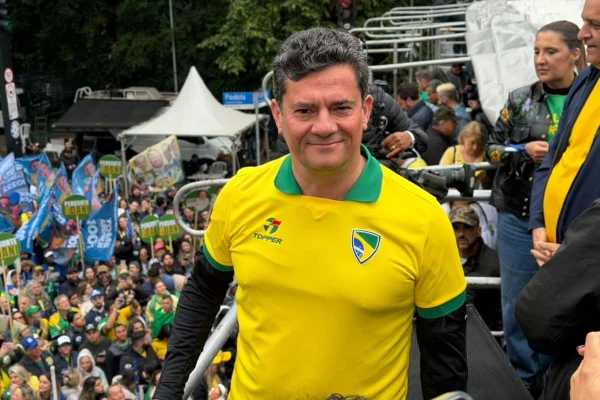 Aliado de Ratinho Jr., Sandro Alex aciona o TCU contra Moro e a Fiep