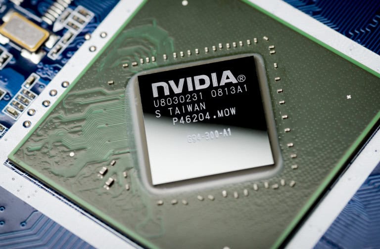 CEO da Nvidia ganha espaço com Trump enquanto gigantes da IA pedem mais regras para a tecnologia