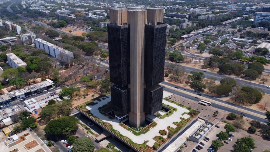 Selic cai para 13,75%: os cinco pontos para entender a decisão do BC que baixou os juros