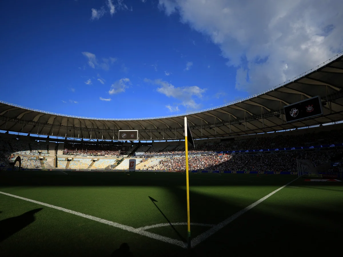 Palmeiras alfineta Flamengo após reclamações sobre o gramado do Maracanã