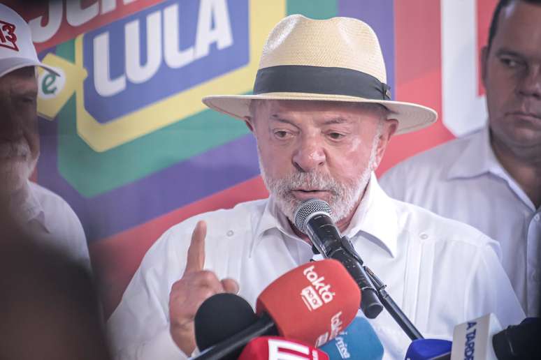 Aborto legal, abrigos LGBT e botox no SUS: o que cada candidato à presidência planeja para diversidade?