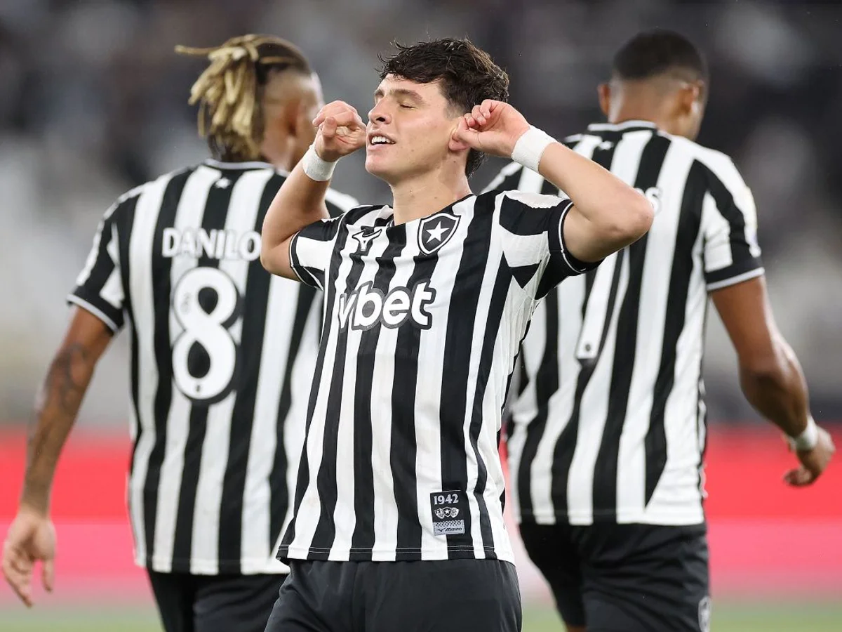 Brasileirão: com show de Montoro e Danilo, Botafogo vence Grêmio por 3 x 2