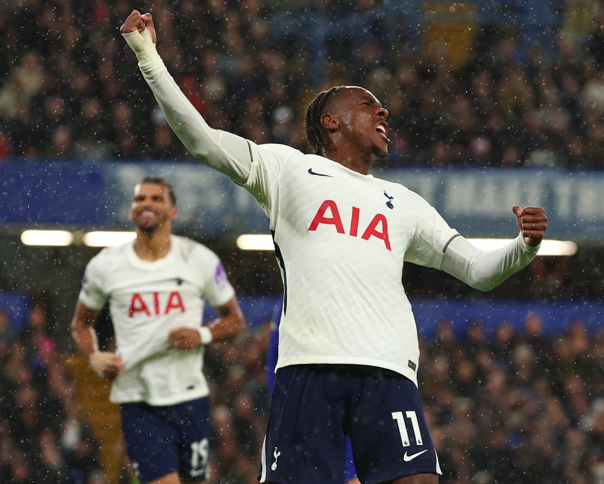 O Tottenham surpreende o Chelsea pela segunda vitória consecutiva na liga enquanto Cole Palmer é expulso