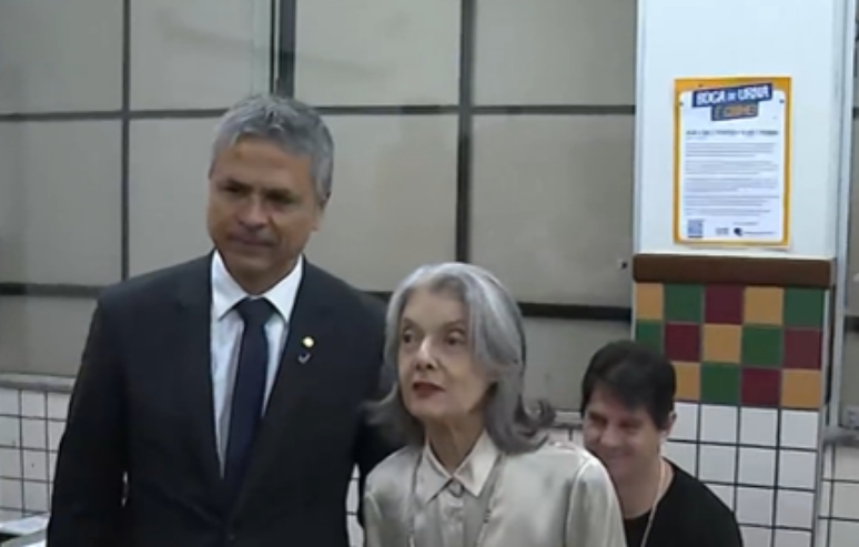 Moraes, Medonça, Nunes Marques, autoridades e políticos vão às urnas neste domingo