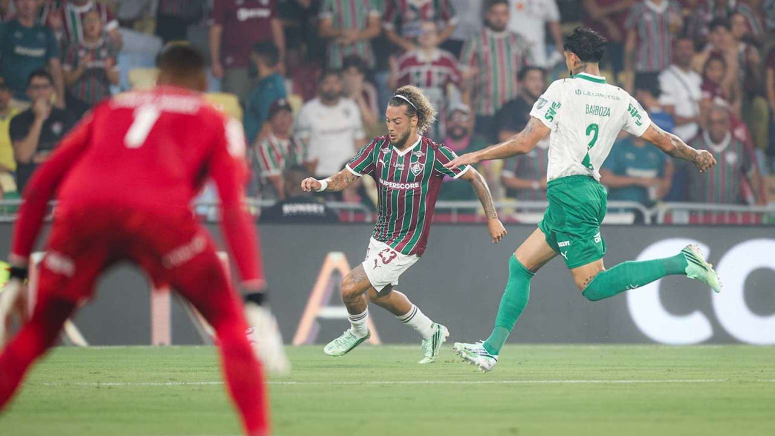 Imagem da matéria: Palmeiras é letal, bate o Fluminense e larga na frente na Libertadores