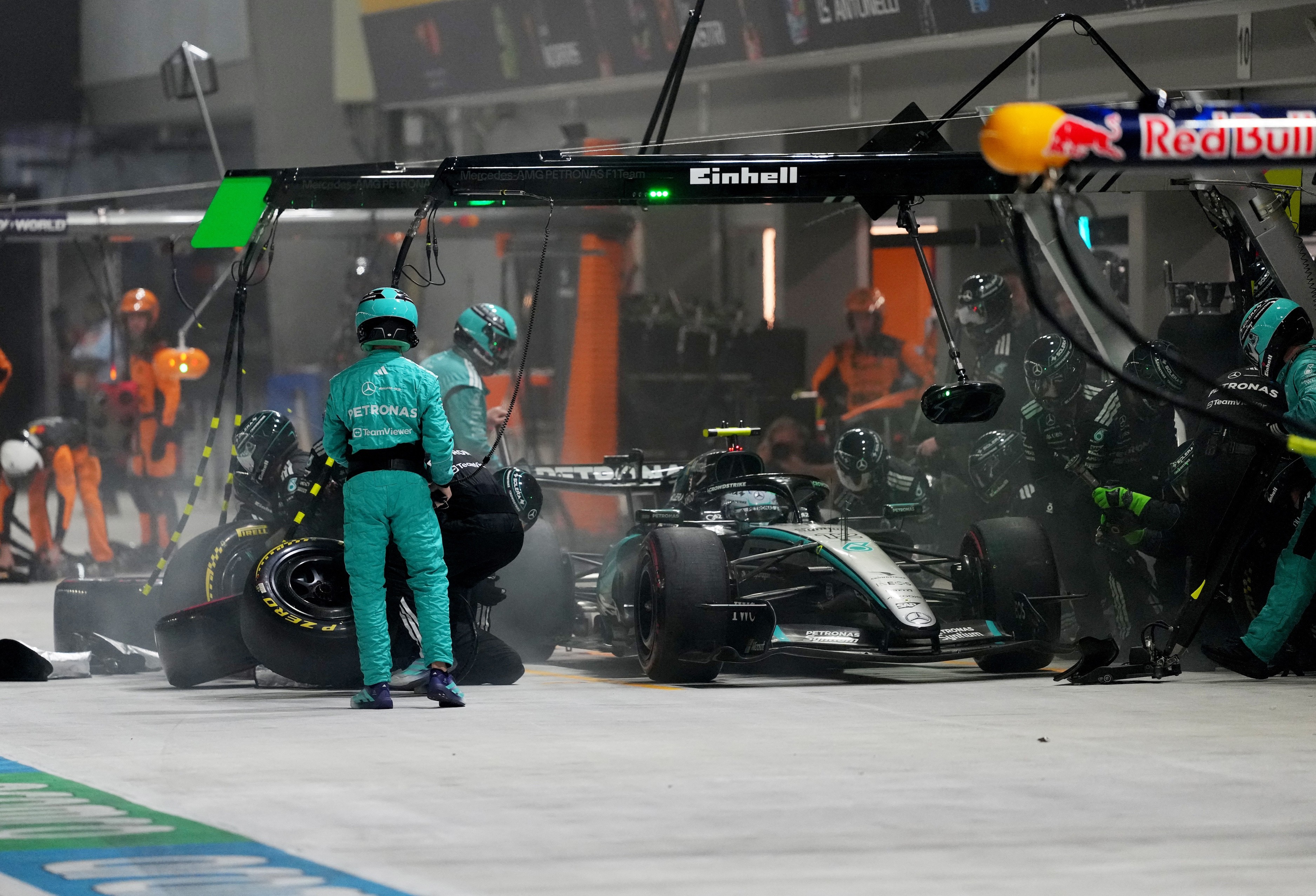 Mercedes revela que teve mecânicos que não faziam pit stop há 15 anos em Singapura