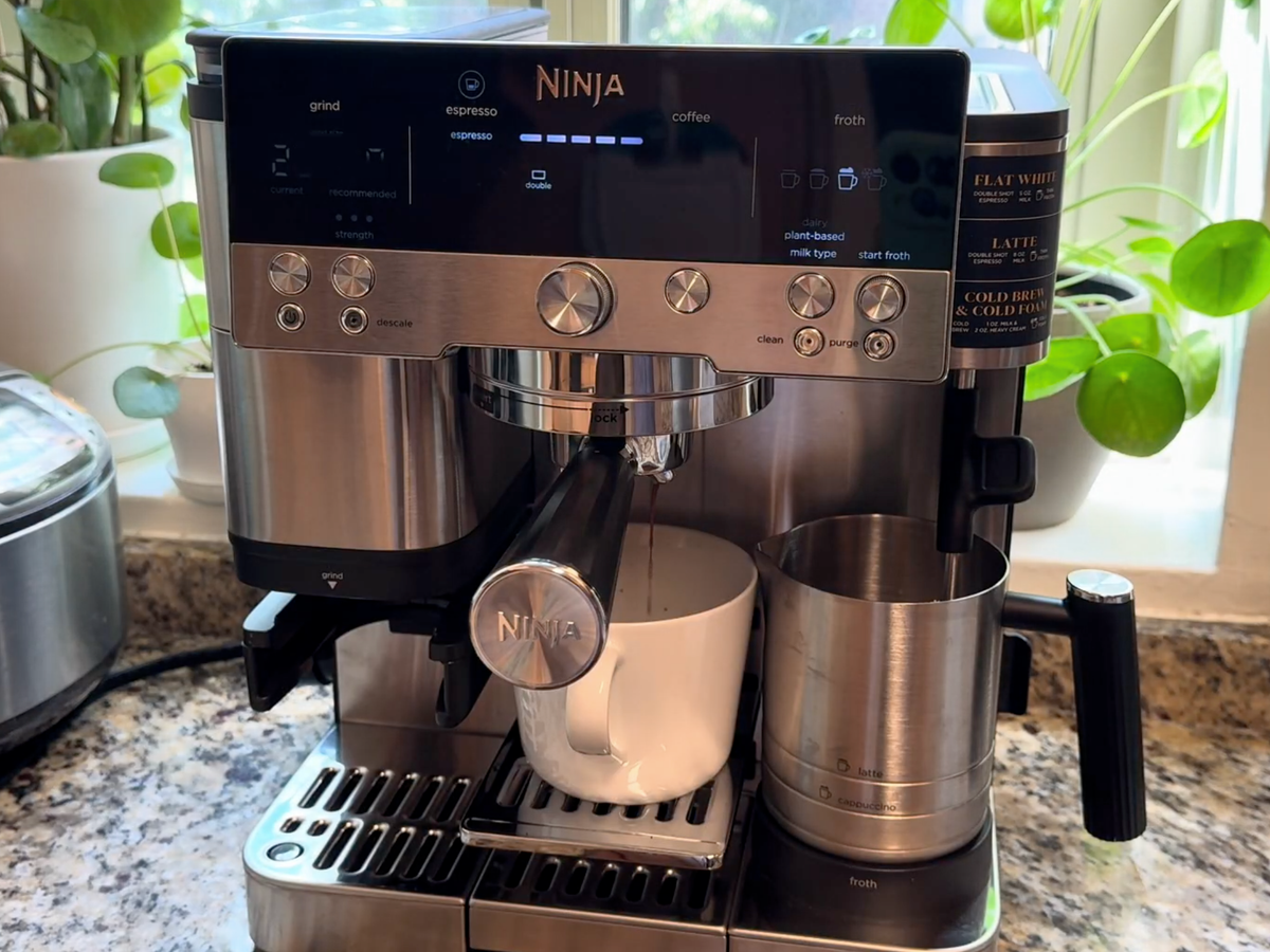 Nossa cafeteira favorita da Ninja acabou de ter um corte de preço