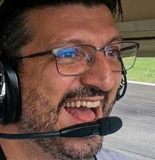 A alegria de Lito em um voo solo: uma vida dedicada à paixão pela aviação Foto: Reprodução